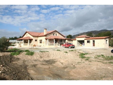 Amazing 6 bedroom house with fireplace on huge plot of 6800 sq.m in Pareklisia - 8