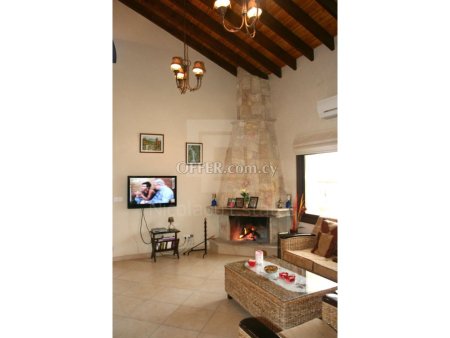 Amazing 6 bedroom house with fireplace on huge plot of 6800 sq.m in Pareklisia - 6