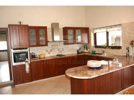 Amazing 6 bedroom house with fireplace on huge plot of 6800 sq.m in Pareklisia - 5