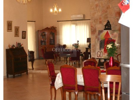Amazing 6 bedroom house with fireplace on huge plot of 6800 sq.m in Pareklisia - 4