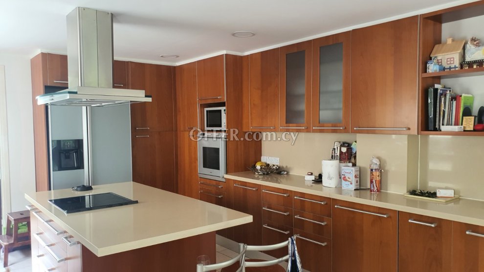 New For Sale €600,000 Maisonette 5 bedrooms, Semi-detached Strovolos Nicosia - 9