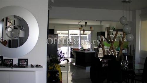 New For Sale €400,000 Maisonette 4 bedrooms, Semi-detached Latsia Nicosia - 4