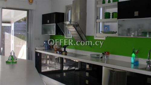 New For Sale €400,000 Maisonette 4 bedrooms, Semi-detached Latsia Nicosia - 3