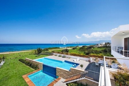 LUXURIOUS THREE BEDROOM DETACHED HOUSE IN AKAMAS BAY IN LATSI