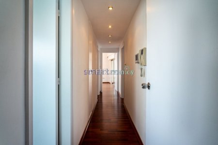 220m2 Sea Front Office For Rent Limassol - 8
