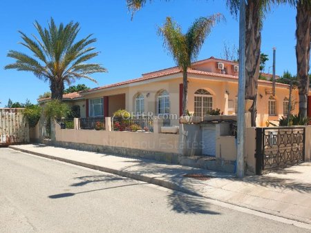 Four bedroom villa for sale in Strovolos area of Nicosia