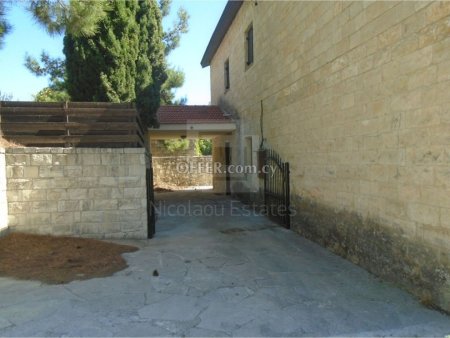 Four Bedroom Stone House with swimming pool in Pachna village of Limassol