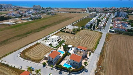 4 Bed Detached Villa for Sale in Dekelia, Larnaca - 2