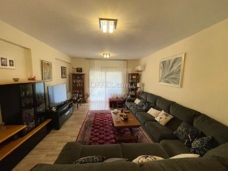 Three bedroom apartment for sale in Agioi Omologites