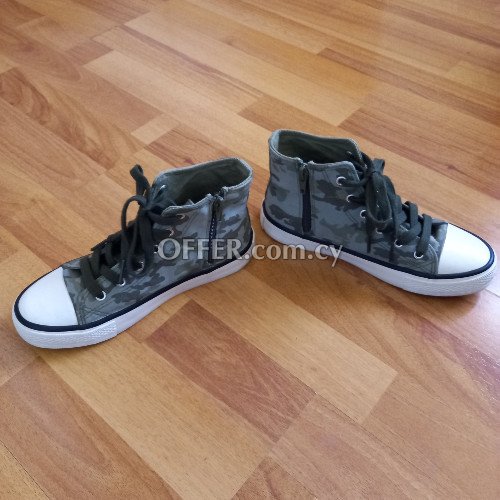 Boys camouflage easy wear with zip on side canvas baseball boots. - 1