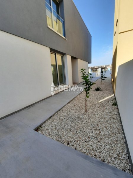 Villa For Sale in Kato Paphos - Universal, Paphos - DP1541 - 2
