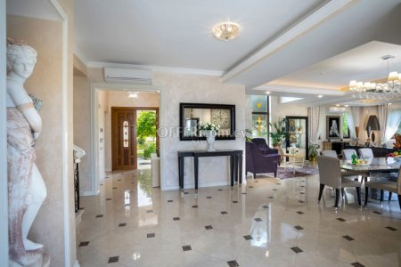 MAGNIFICENT  5 BEDROOM VILLA IN ARGAKA - 2