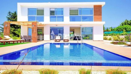 Villa For Rent in Peyia, Paphos - DP2206
