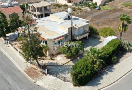 Villa For Sale in Yeroskipou, Paphos - DP1690 - 1
