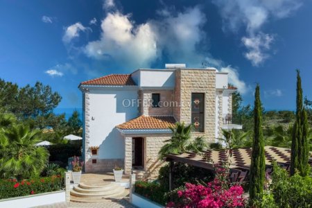 Villa For Sale in Argaka, Paphos - DP1661