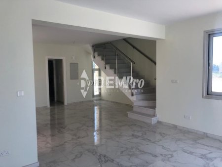 Villa For Sale in Kato Paphos - Universal, Paphos - DP1541 - 9