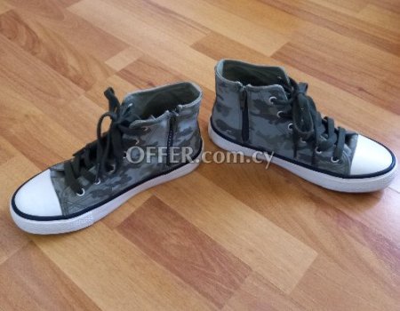 Boys camouflage easy wear with zip on side canvas baseball boots.