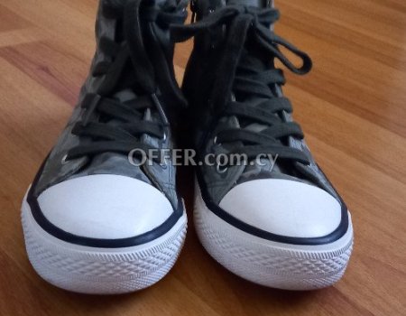 Boys camouflage easy wear with zip on side canvas baseball boots. - 3