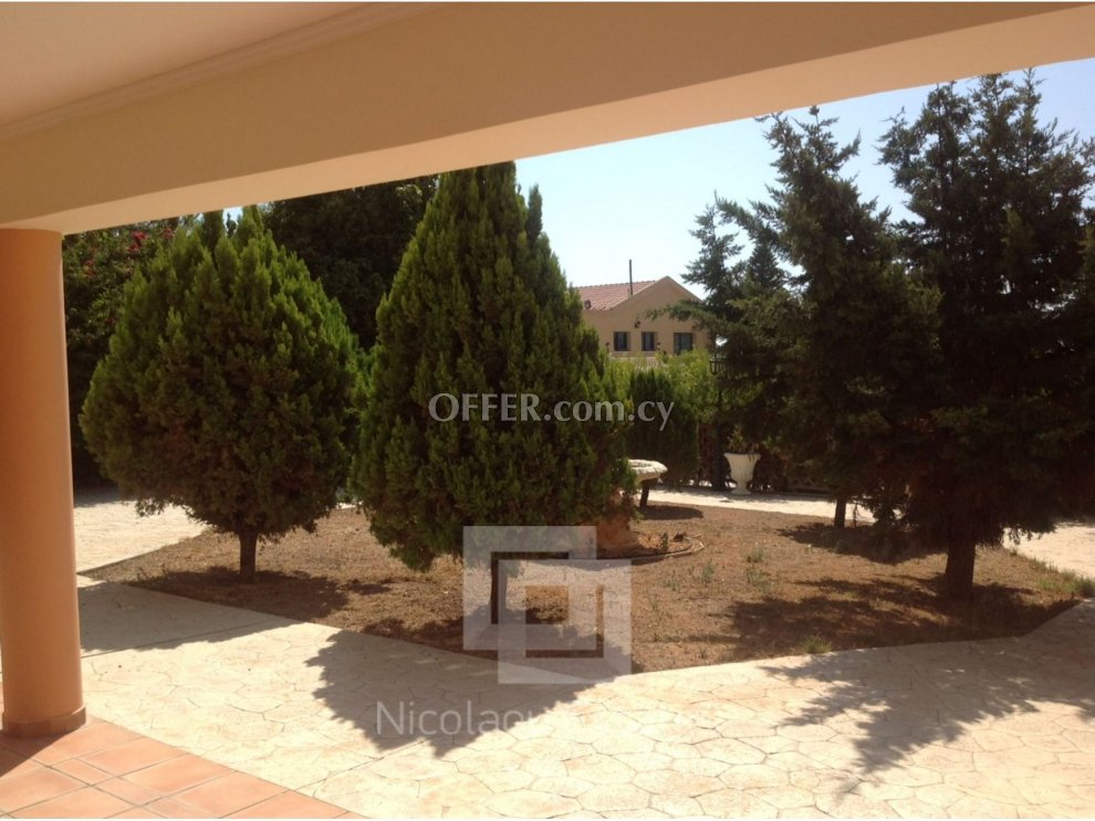Luxury villa for sale in Sfalangiotissa area Agios Athanasios - 4