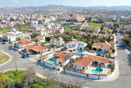 Villa For Sale in Emba, Paphos - DP2295