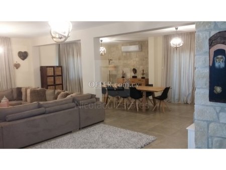 Absolutely beautiful and large three bedroom fully redecorated apartment in Agios Georgios Havouzas