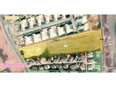 Excellent touristic piece of land of 11441 sq.m for sale in Pervolia Larnaca - 3