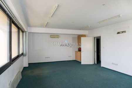 Office for Sale in Agioi Omologites, Nicosia - 9