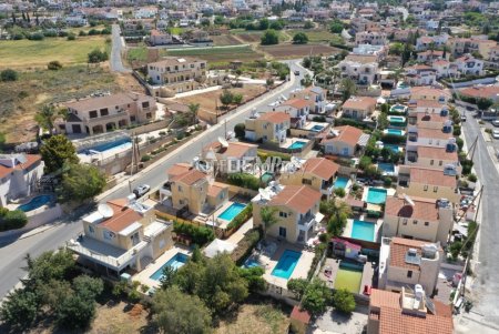 Villa For Sale in Emba, Paphos - DP2308