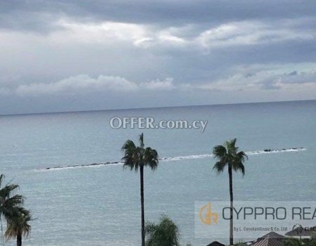 Beachfront 1 Bedroom Apartment in Tourist Area