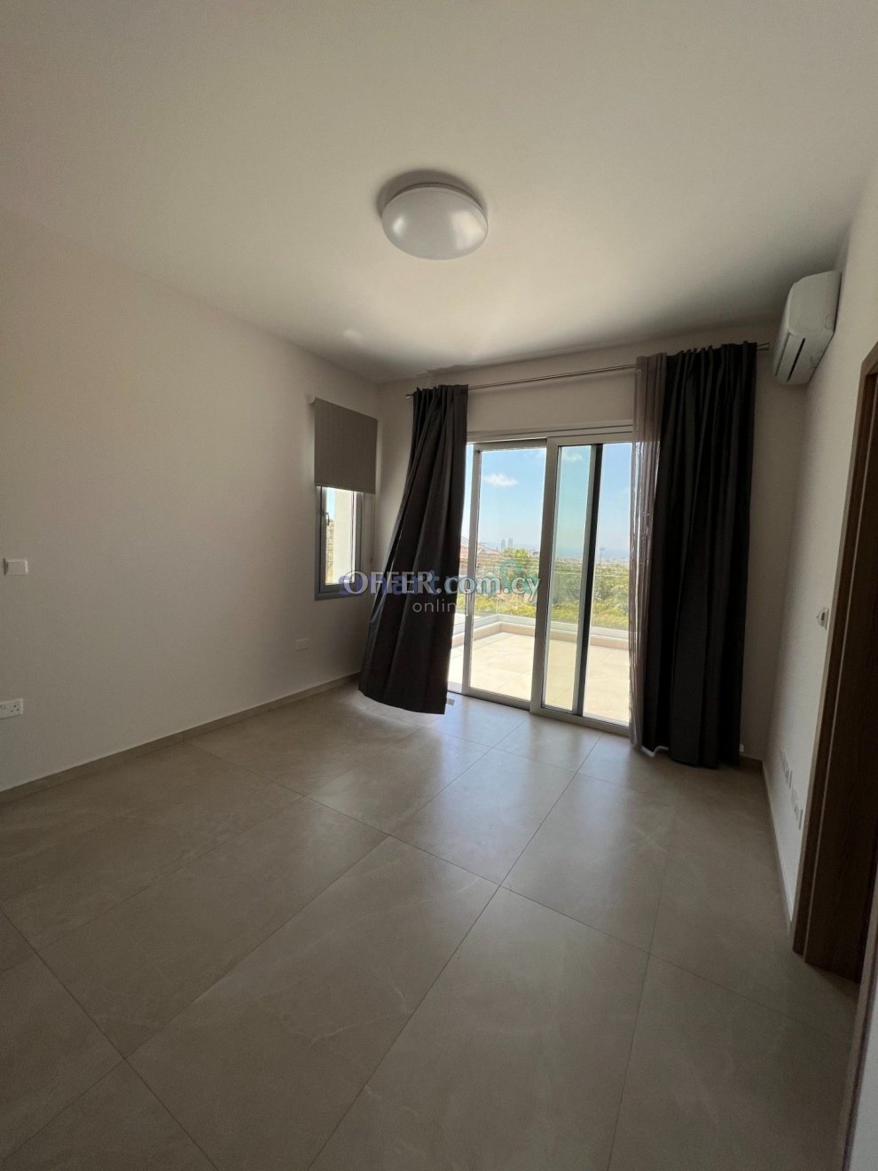 3 + 1 Bed Semi Detached Villa For Rent Limassol - 11