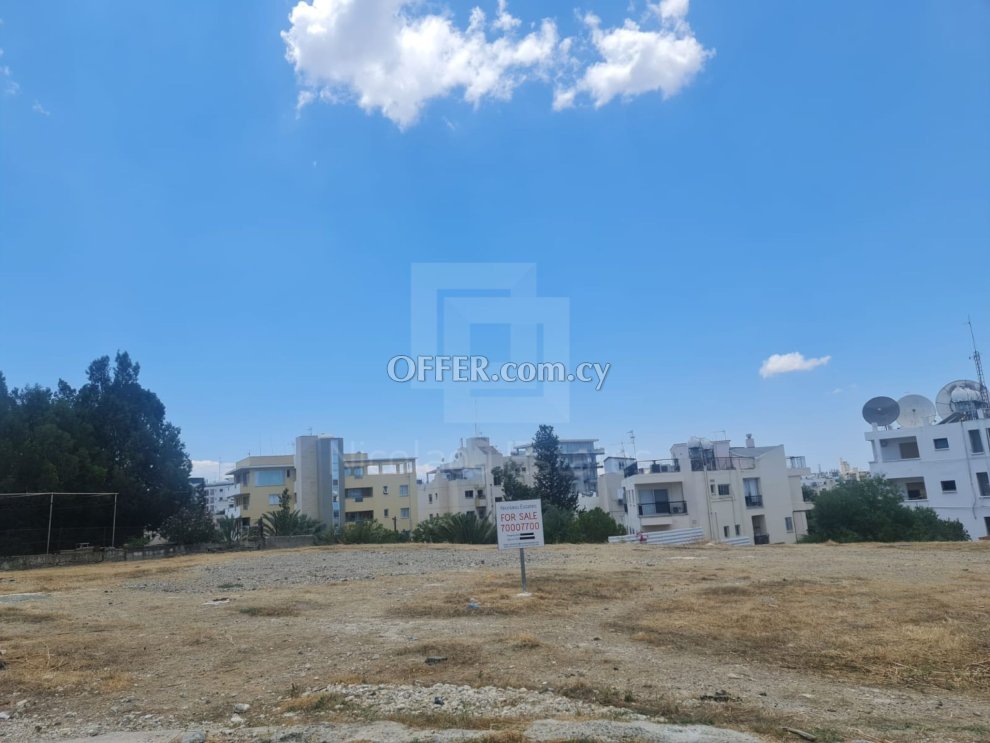 Large residential plot with 140 density in Nicosia - 1