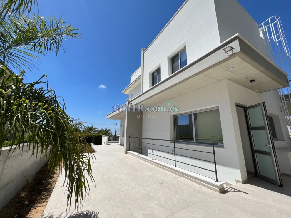 3 + 1 Bed Semi Detached Villa For Rent Limassol - 1