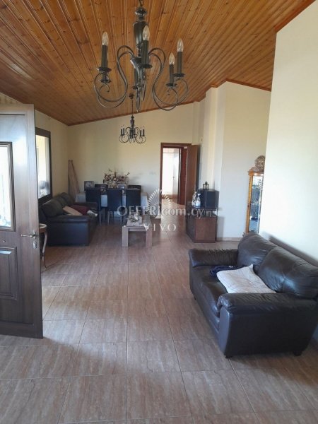 FURNISHED OR UNFURNISHED  THREE BEDROOM HOUSE IN PAREKLISIA VILAGE