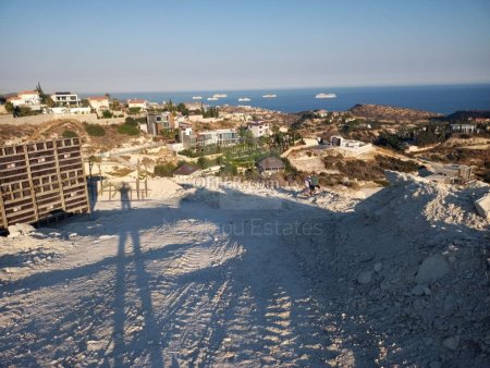 Large plot with excellent sea views for sale in Agios Tychonas Limassol - 4