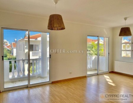 3 Bedroom House near Crown Plaza Hotel - 3