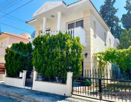 3 Bedroom House near Crown Plaza Hotel