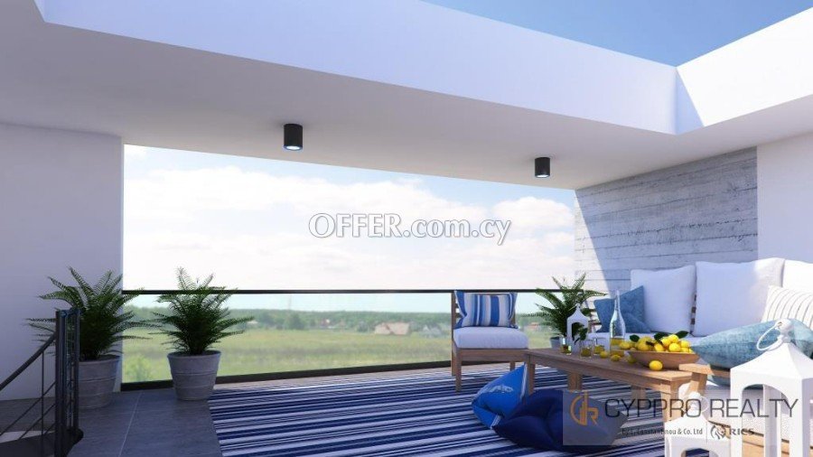 2 Bedroom Penthouse with Roof Garden in City Centre - 3