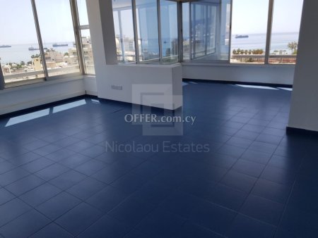 Unfurnished office space for rent in Enaerios