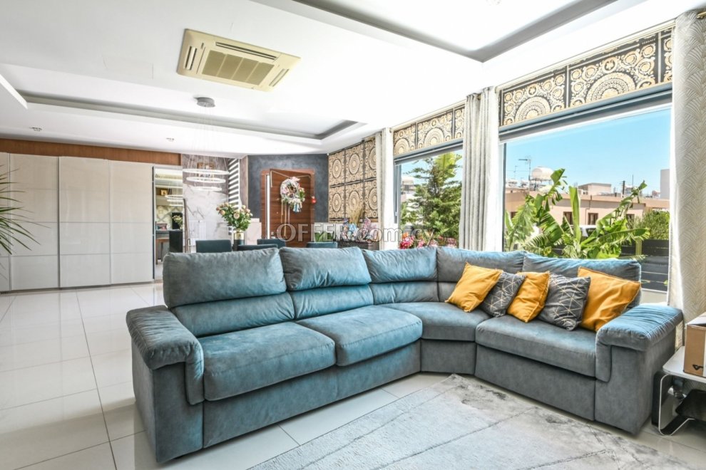 Stunning 5 Bedrooms Detached Villa in Oroklini, Larnaca - 5
