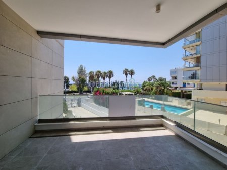 2 Bedroom Beachfront Apartment Limassol - 1