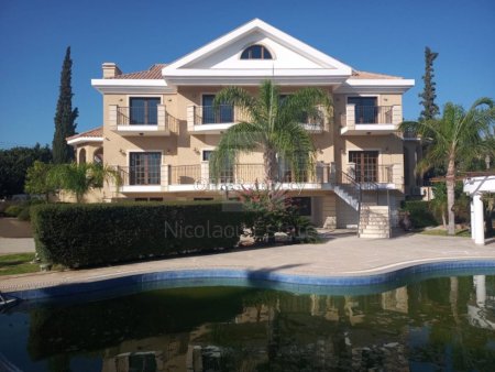 7 bedroom villa with swimming pool for rent in Kalogirous Germasogia