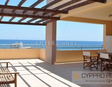 3 Bedroom Penthouse with Sea View in Tourist Area - 9