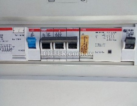 Electritian service repairs maintenance all Installations Ηλεκτρολόγος επιδιορθώνει όλες τις ηλεκτρικές εγκαταστάσεις και βλαβες - 3