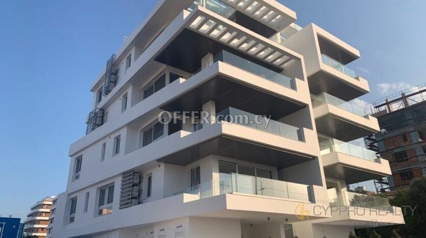 2 Bedroom Penthouse with Roof Garden in Larnaca - 9