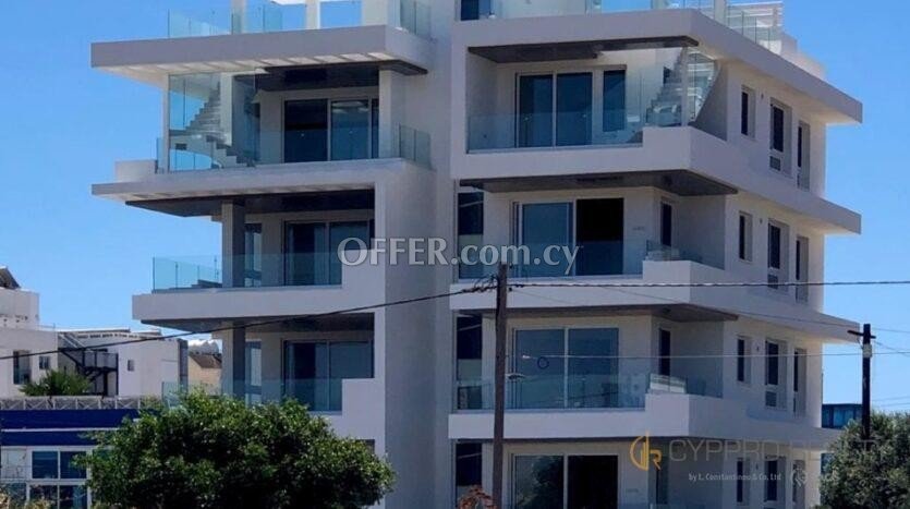 2 Bedroom Penthouse with Roof Garden in Larnaca - 7