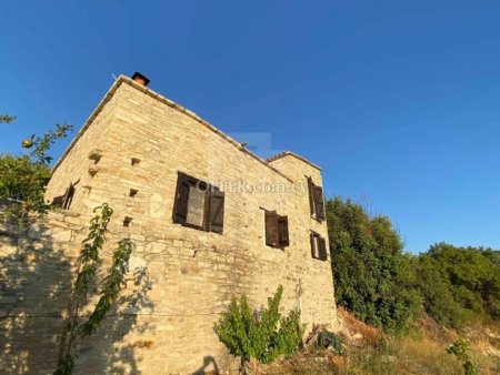 Traditional listed three bedroom house with large plot in Vavla village - 10