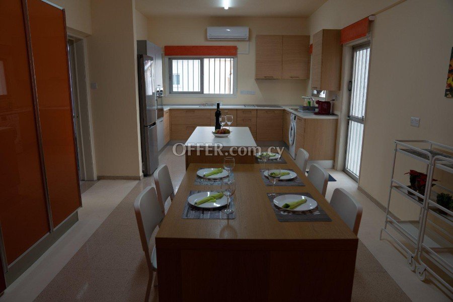 spacious & comfy apartment for rent for young professionals or female students - 1