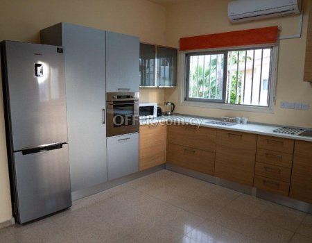spacious & comfy apartment for rent for young professionals or female students - 2