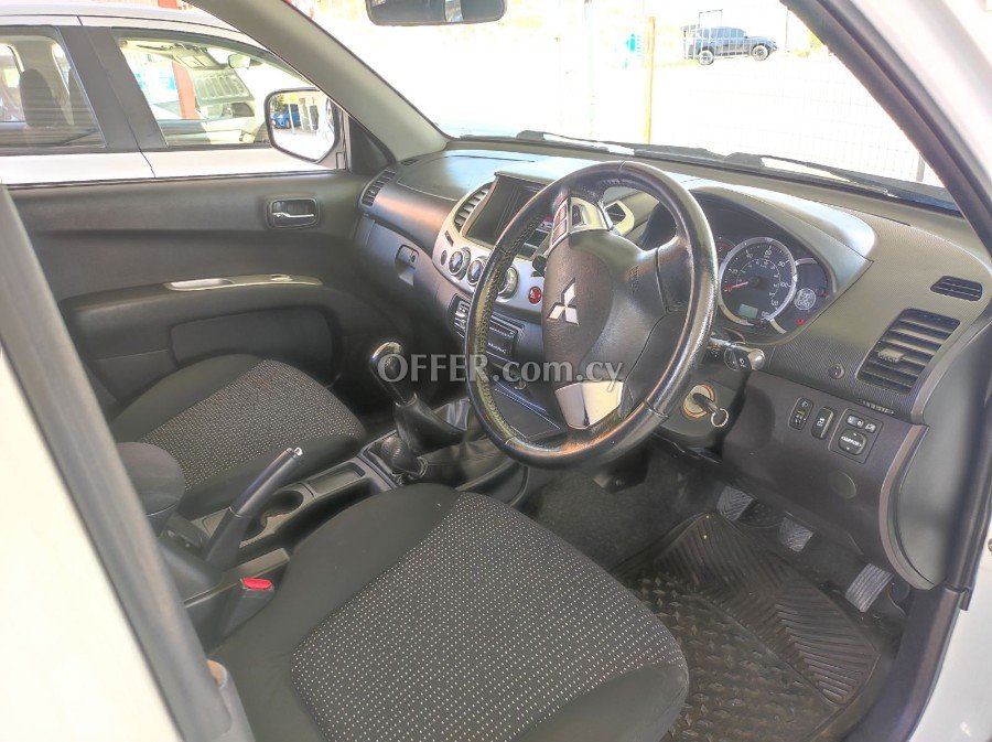 2015 Mitsubishi Warrior 2.5L Diesel Manual Pickup and 4x4 - 9