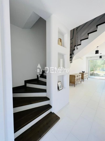 Villa For Sale in Kato Paphos - Universal, Paphos - DP2398 - 2